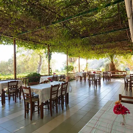 Dionyssos Crete Gasthof *